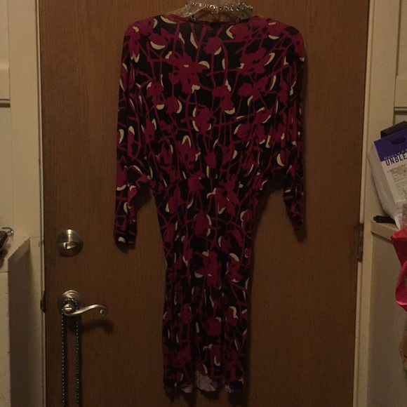 Pattern Dress - Picture 3 of 4